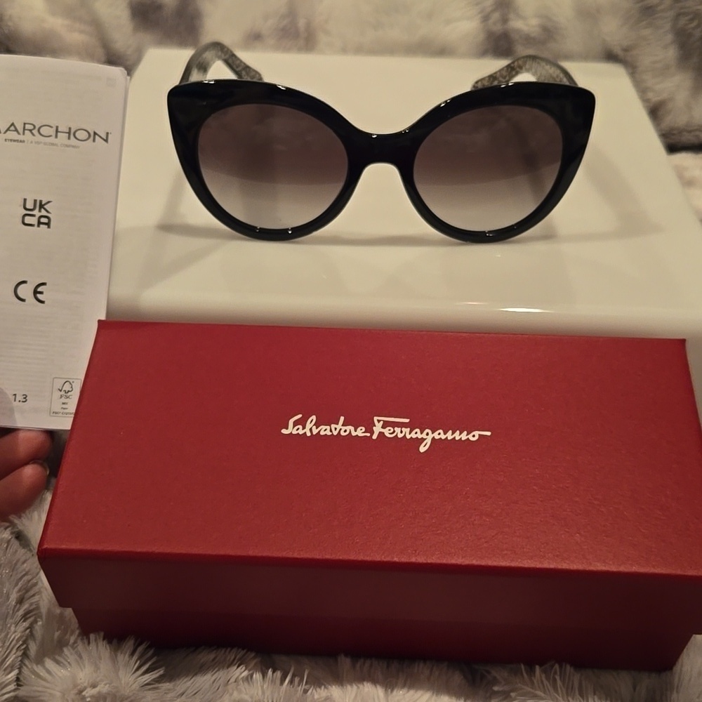 Salvatore Ferragamo Black Cat-Eye Sunglasses Brand New In Case - Picture 5 of 12